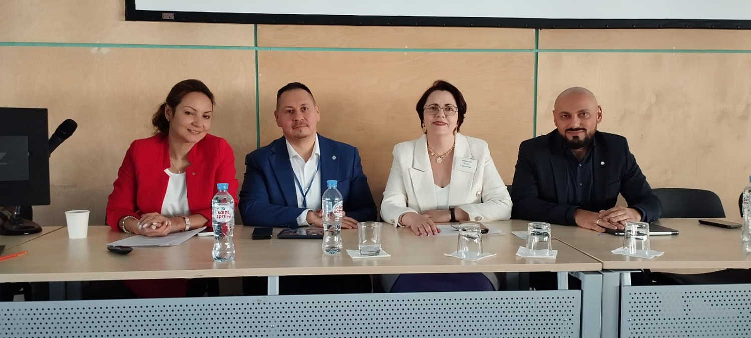 Десант АРФГ на Петербургском международном образовательном форуме